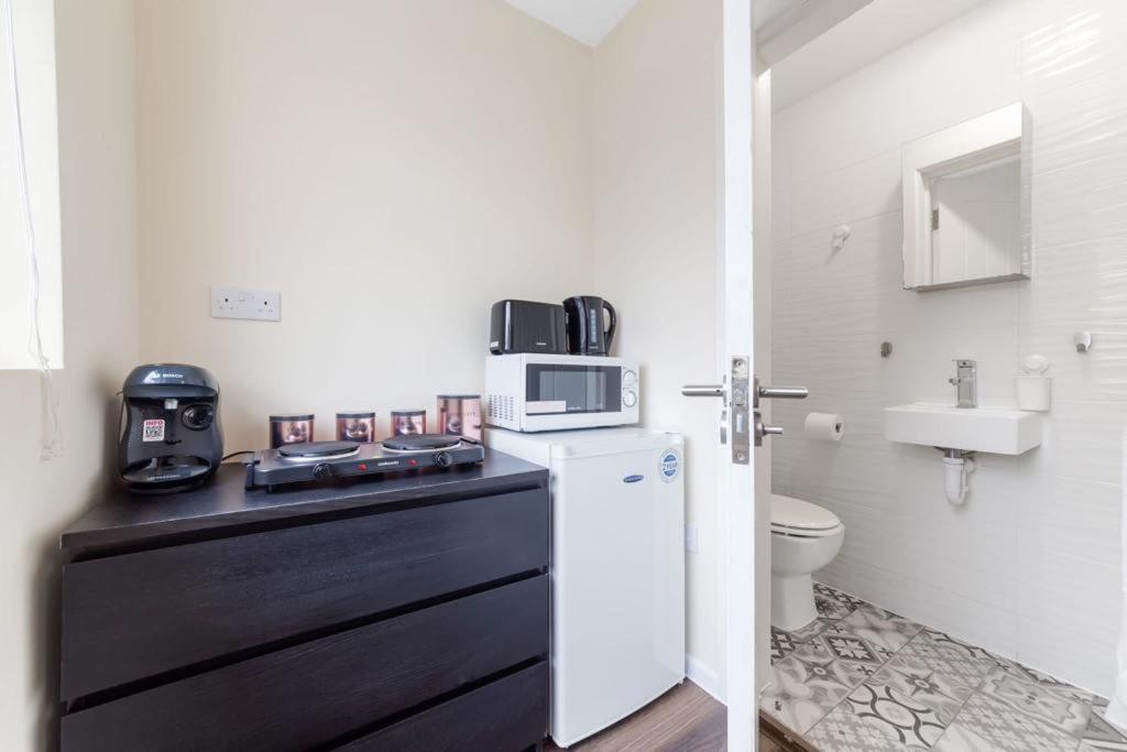 Isleworth Suites - Tw7 מראה חיצוני תמונה
